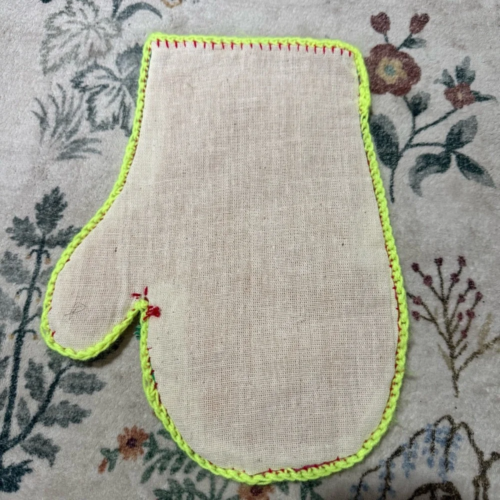 Peruvian arpillera Colorful Embroidered Oven Mitt folk art hand stitched